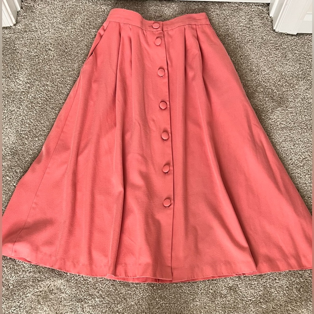 Mid length pink stretchy waistband skirt